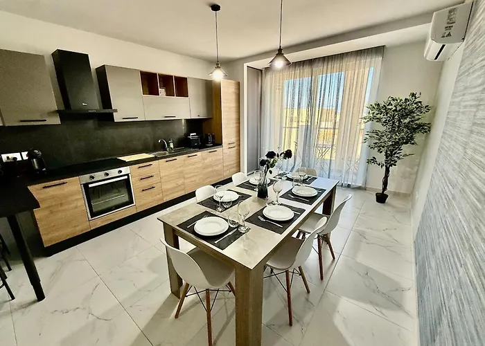 St Pauls Bay Seasons A9 *