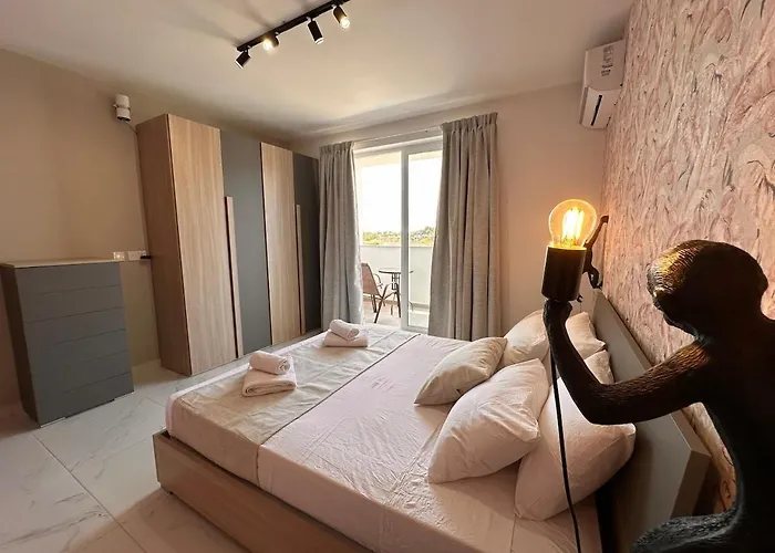 St Pauls Bay Seasons A9 Daire